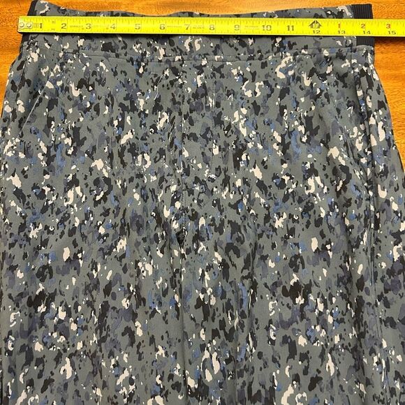 Athleta Brooklyn Ankle Pants in Captivate Chrome Blue Print Size 2 style 837436 - Picture 9 of 13